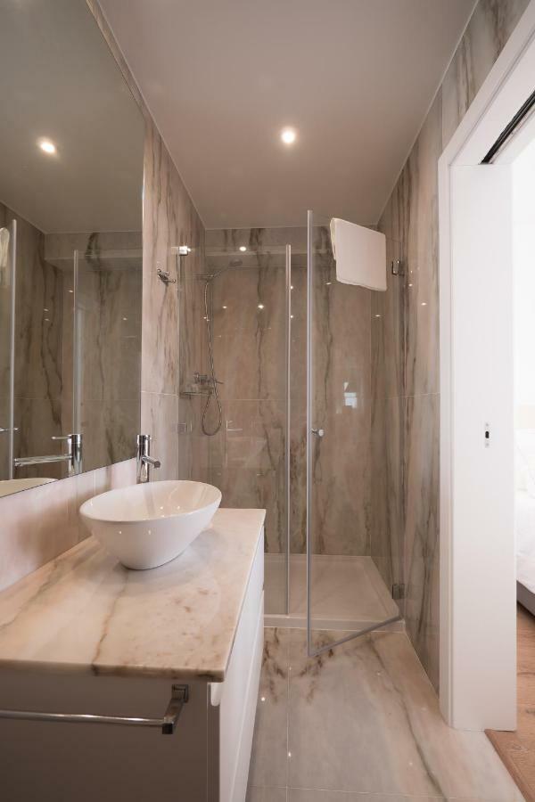 Castle Terrace Exclusive Apartment - Home By The Castle Apartment リスボン エクステリア 写真
